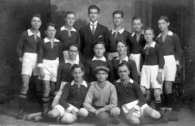 1926-27-aju-meister-640