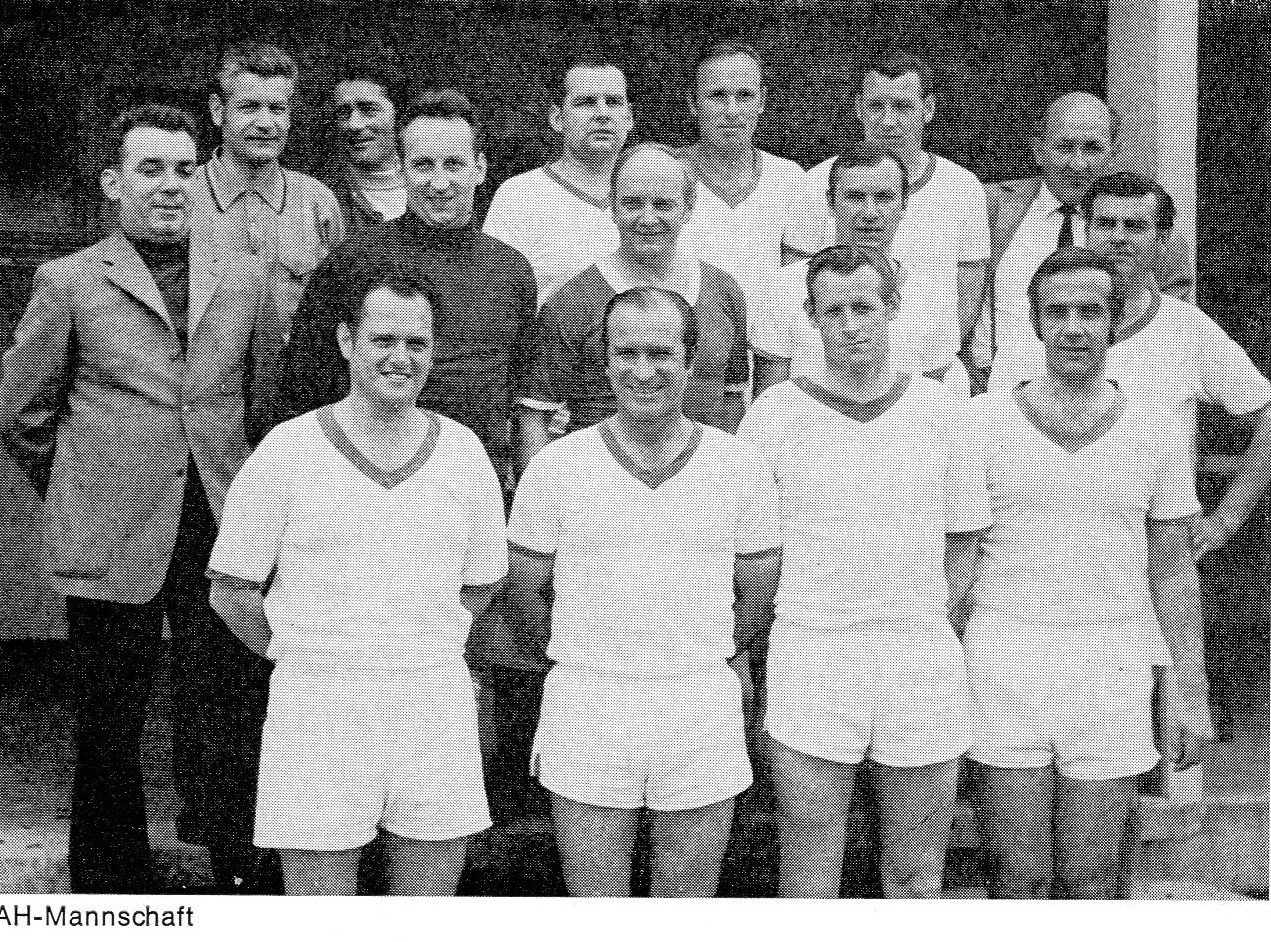 obere Reihe v.l.: Georg Funk, Joachim Fibier, Walter Dietsche, Siegfried Brauner, Bernd Hausmann, Heli Maier, Herbert Kaiser, Herbert Mücke, Lothar Baumstark, Hans Huber, Lothar Rimmele - vorne v.l. Heinz Schmid, Ernst Stoll, Erich Baumstark, Kurt Kaiser