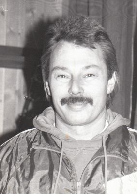 Volker Hezel
Zu seiner Zeit als Interimstrainer der 1. Mannschaft im Herbst 1991.
