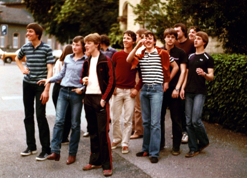 In freudiger Erwartung der Tage, die da kommen.
Von links: Bernd Siebold, Thomas Jehle, Jürgen Keller, Dominik Heizmann, Wolfgang Ertel, Ludwig Weinkötz, Wolfgang Schick, Michael Kaiser, Roland Buchholz.
