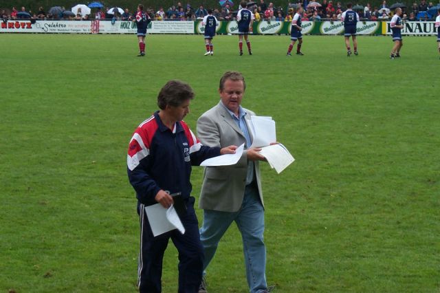 Trainer Bruno Blum und M. Hamburger vor dem Spiel gegen den SC Freiburg
