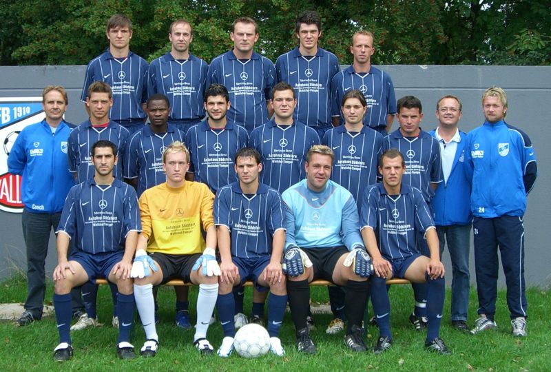 VfB Waldshut - 1. Mannschaft - Saison 2006/07
Obere Reihe: Patrick Boy, Axel Bindert, Goran Mutabdzic, Norbert Schneider, Wolfgang Weinert. Mittlere Reihe: Trainer Peter Humbel, Robin Mäker, Jeff Musa, Jousef Chouki, Marco Raffa, Thorsten Bittl, Bekim Duga, Abteilungsleiter Aktive Mimi Hamburger, Co-Trainer Dirk Küster. Vorne: Carmine Marinaro, Andreas Hollecker, Björn Bittl, Thomas Nusser, Oliver Atalla. Es fehlen: Süleyman Kaya, Ömer Cetinbag, Desire Alla, Alush Peci, Stefan Rapp.

