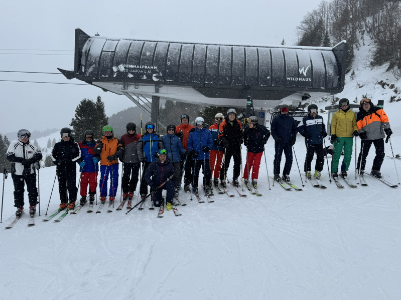 Von links: Dirk Piorun, Ingo Siefermann, Achim Fischer, Ralf Wegmann, Uli Rotzinger, Stefan Brauner, Christian Rotzinger (knieend), Hubert Widmann, Martin Ruppelt, Hansi Rotzinger, Uwe Hermle, Stefan Rimmele, Peter Spiegelhalter, Uwe Bartram, Micky Rotzinger, Marco Marquardt, Chris Krämer
